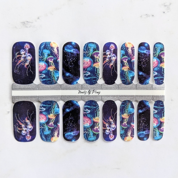 5 for $15 Nail Wraps- Jellyfish at Play - Picture 2 of 6